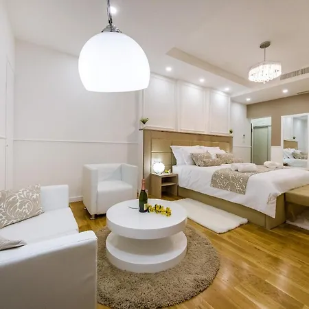 Peninsula Luxury アパート *