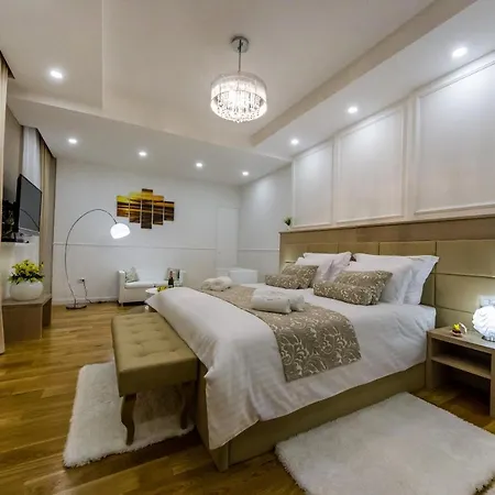 Peninsula Luxury *