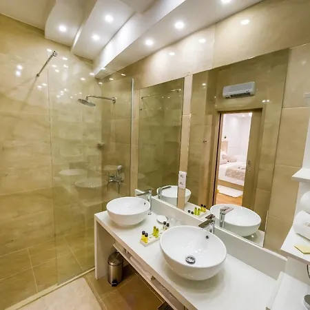 Peninsula Luxury ザダル