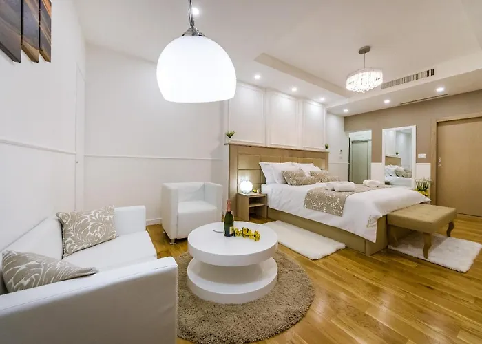 Peninsula Luxury Apartament *