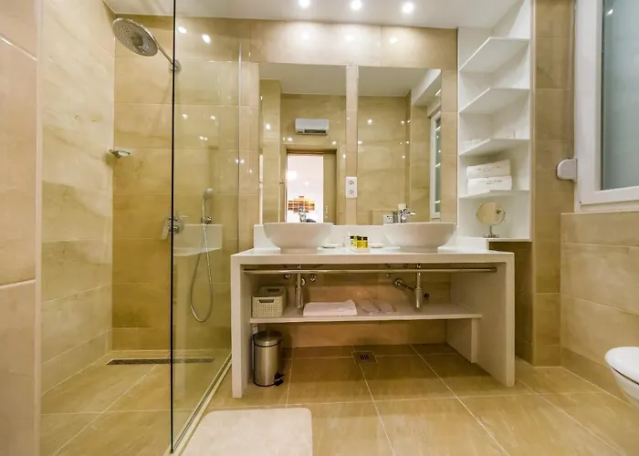 Peninsula Luxury Apartament